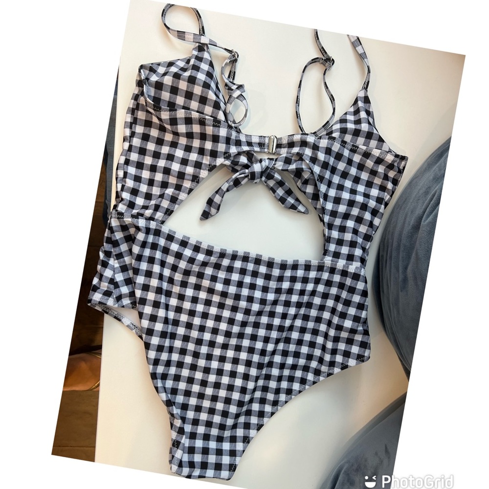 One piece bathing suit